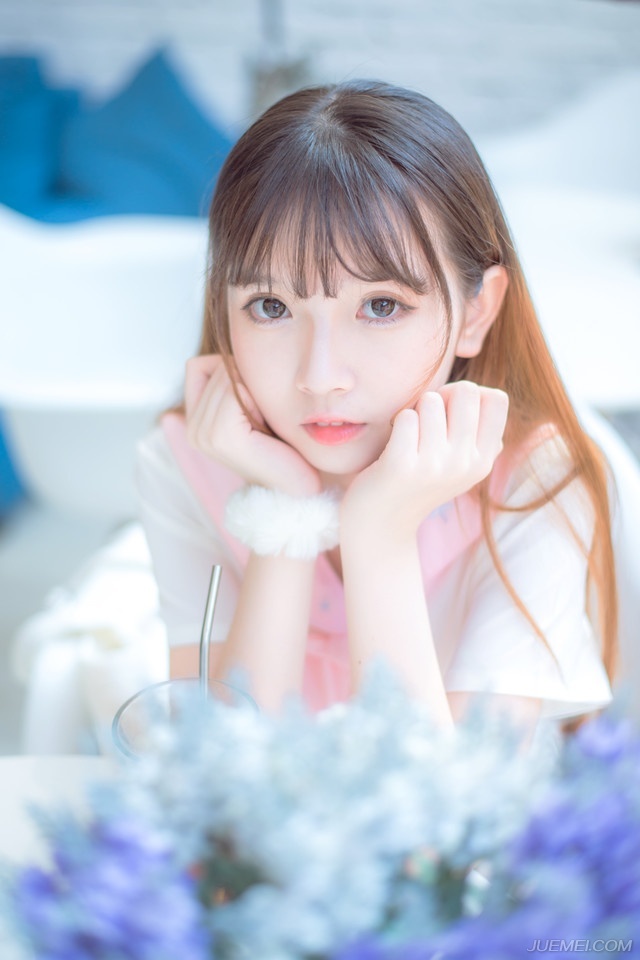 人哪，在青春期总是不承认自己有任何偶像，却忘记年幼时他们给你的力量。——韩寒《我所理解的生活》